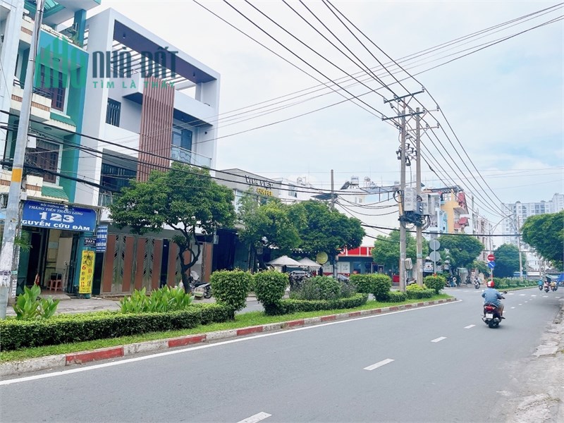 Bán Nhà Mặt Tiền Kinh Doanh - Đường Nguyễn Cửu Đàm, Tân Sơn Nhì, Tân Phú. ( 4x18,5m)