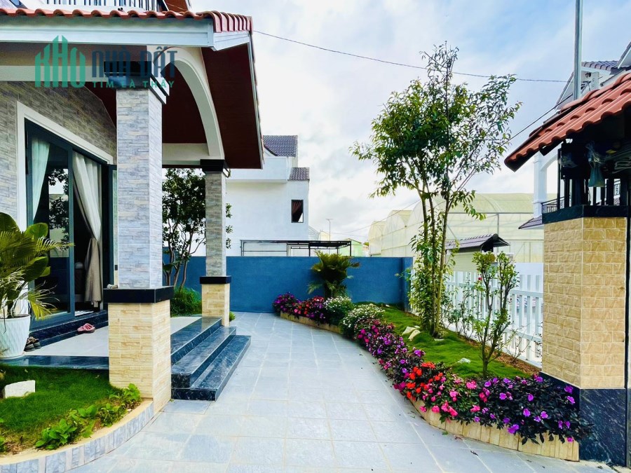Bán biệt thự hiện đại đường Vạn Thành Phường 5 Đà Lạt 205m2