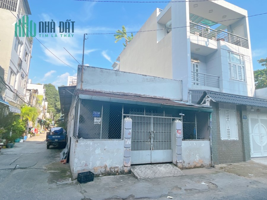 Nhà Cần Bán Gấp - góc 2 mặt tiền - Đường Trường Chinh, Quận Tân Phú, ngay Cộng Hòa, Pandora Hồ Đắc