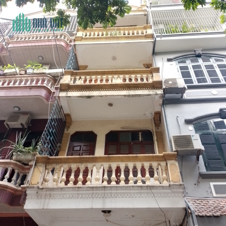 Chính chủ. Bán nhà mặt đường Hoàng Sâm, 3 oto đỗ cửa thoải , 200m, 12.8 tỷ