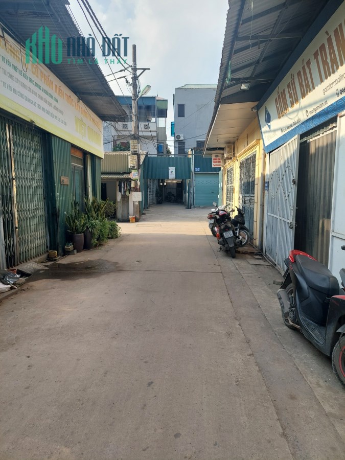 Cho thuê kho phố Hoàng Đạo Thành, Thanh Xuân, HN. 150 m2, ô tô 5 tấn vào giá 12 tr/ th