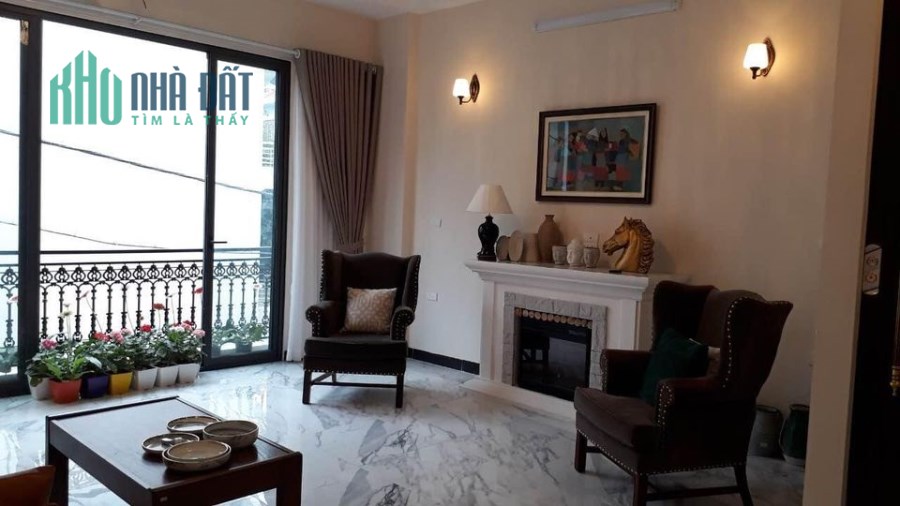 (HOA HẬU CHÂU ÂU TẠI LONG BIÊN)- THIẾT KẾ TÂN CỔ ĐIỂN-THIẾT BỊ NHẬP KHÂU CHÂU ÂU-THANG