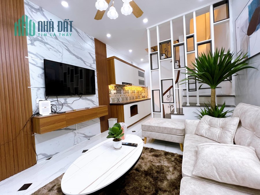 BÁN NHÀ THANH XUÂN PHỐ ĐỊNH CÔNG THƯỢNG 32M 5T NHÀ ĐẸP - NGÕ NÔNG - Ô TÔ- VÀI BƯỚC RA PHỐ NHỈNH 4 TỶ
