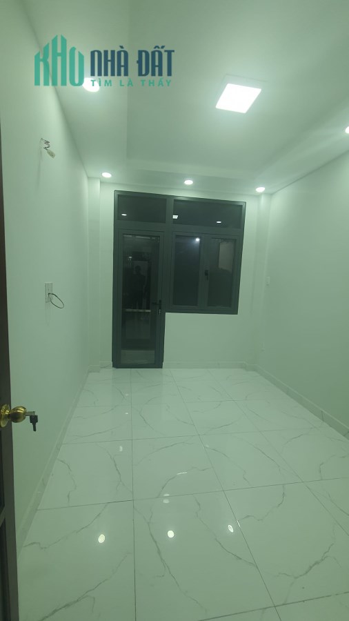 Bán nhà 3 tầng đường Võ Văn Kiệt p1q5, nhà mới đẹp dọn vào ở ngay, xe hơi đỗ tận cửa, giá 8.8 tỷ.