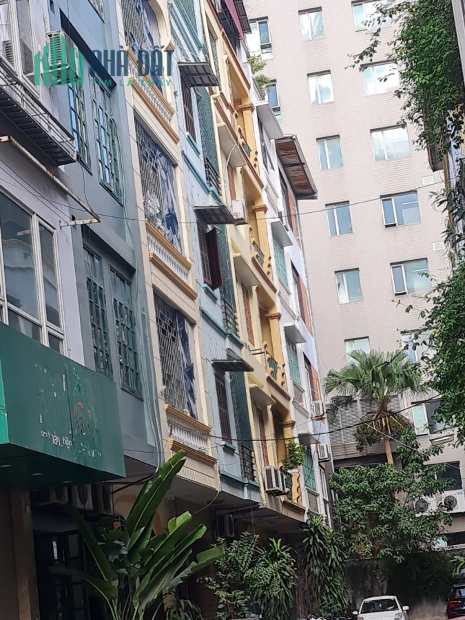 Cho thuê nhà phố Nguyễn văn cừ nhà mới, đẹp, tầng 1 thông trên chia 2 phòng giá thuê 15tr/tháng