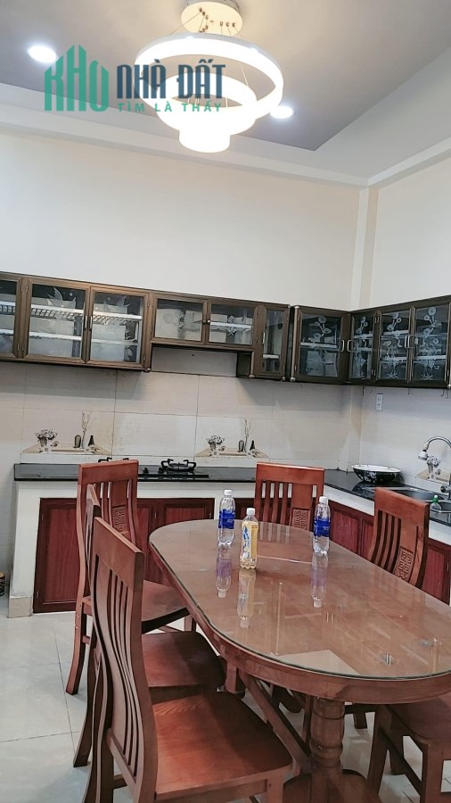 Bán  nhà MT Phạm văn Bạch - gần Tân Sơn, DT: 4x25m, 3 Tầng - 4PN, 14.8 tỷ