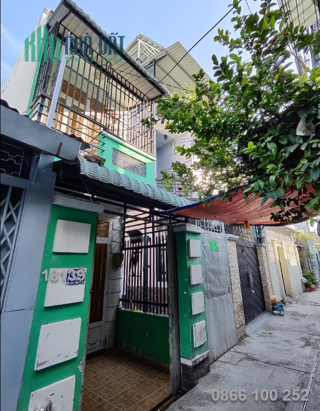 Nhà bán ngay chợ Bùi Minh Trực, Q.8, 2 Lầu, giá chỉ 3,68 tỷ