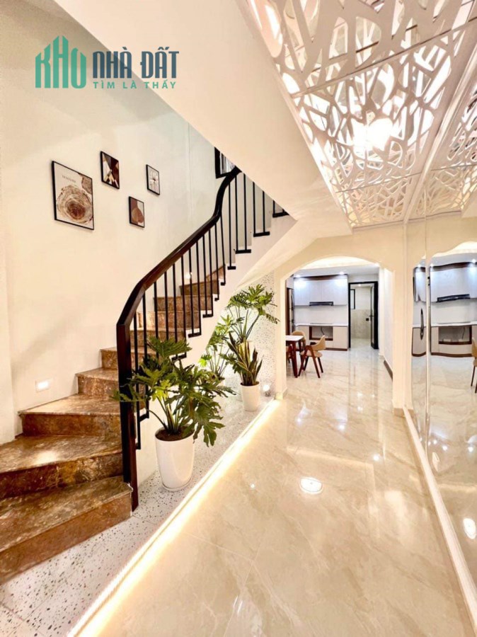BÁN NHÀ BẠCH MAI  HAI BÀ TRƯNG HÀ NỘI 40M2  10M RA Ô TÔ NỞ HẬU  3 ,2TỶ