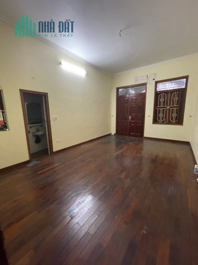 Bán nhà ngõ 686 Nguyễn Văn cừ - Long Biên 60/70m2 -3 tầng 7,5 tỷ kinh doanh văn phong tốt