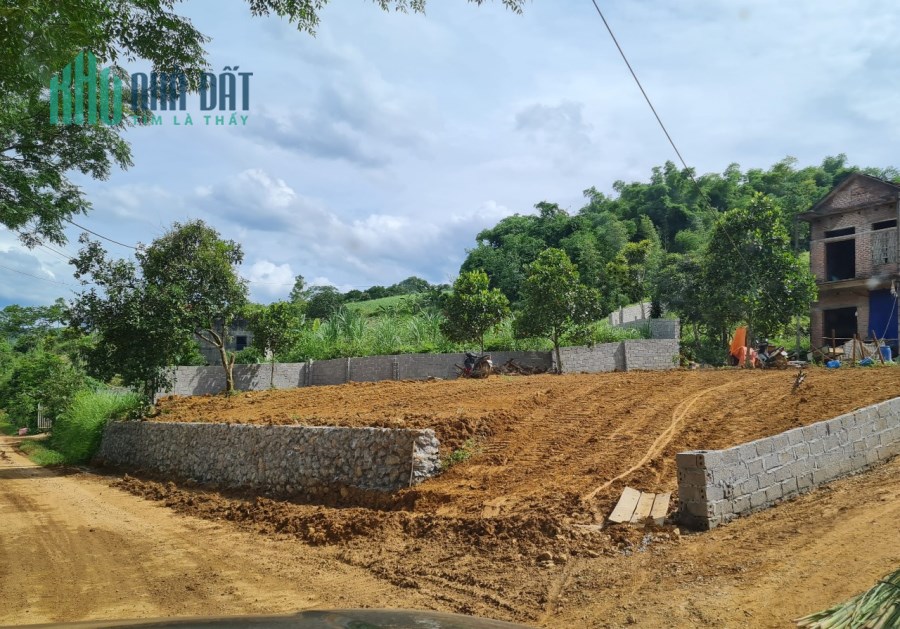 Bán đất Cao Phong, Hòa Bình - Mặt tiền lớn, bám đường liên xã ô tô tránh, nở hậu, sẵn vườn, giá rẻ