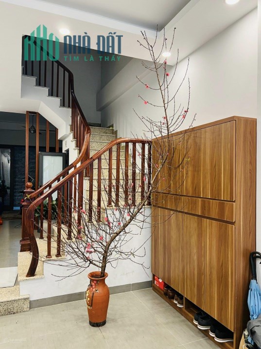 Bán nhà phố Bồ Đề, Long Biên, ngõ ô tô thông, gara, diện tích 53m2, giá chào 7.3 tỷ