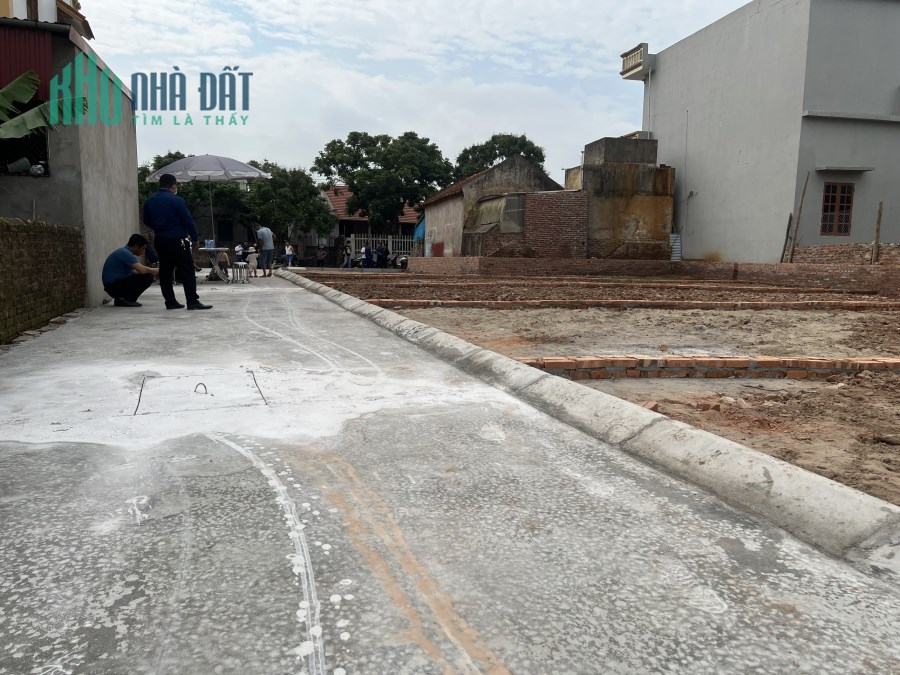 Đất thổ cư sổ đỏ rẻ nhất Khoái Châu chỉ vài trăm triệu/ lô.