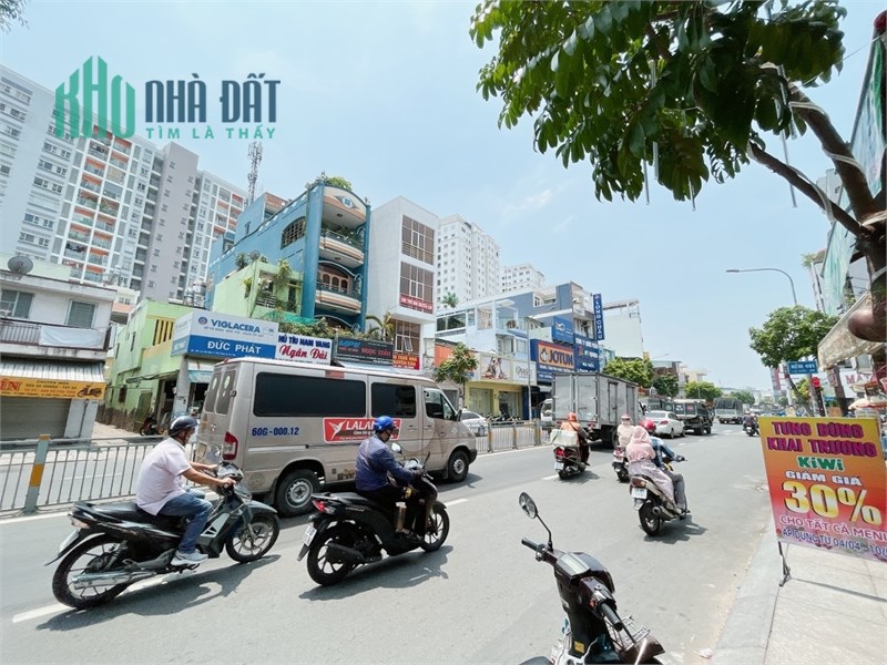 Bán đất mặt tiền296-298 Lũy Bán Bích, Tân Phú, DT 670m2, giá 145 tỷ