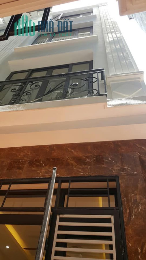 Bán nhà đường Nguyễn Khuyến, Văn Quán, Hà Đông 40m2, MT 4m giá 4 tỷ có thương lượng.