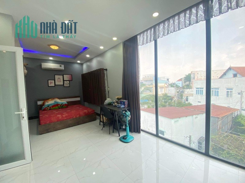 BÁN NHÀ 4 TẦNG XỊN XÒ MỚI VÔ Ở LIỀN TRUNG TÂM TP THỦ ĐỨC GIÁ CHỈ CHƯA TỚI 5 TỶ.