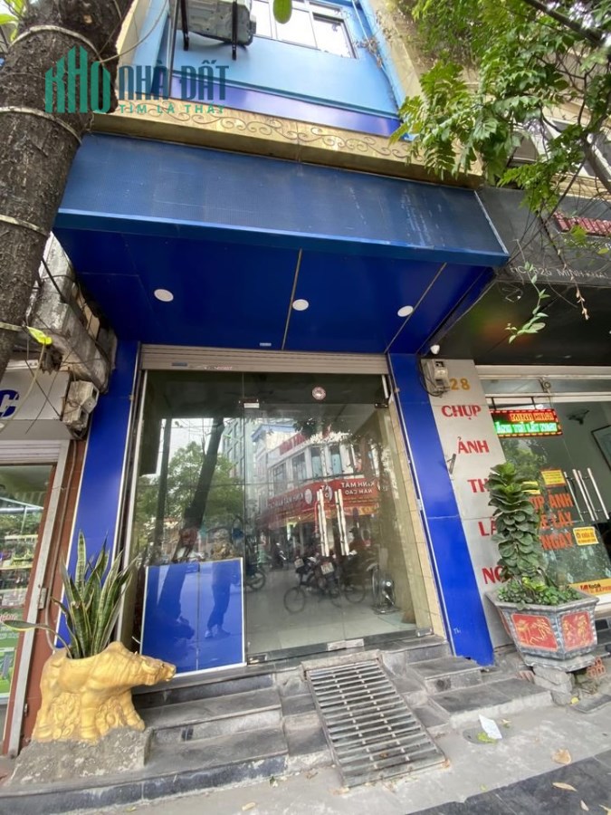 Cho thuê nhà kinh doanh Minh Khai, Hai Bà Trưng, vỉa hè rộng, 45m2, Chỉ 18 triệu