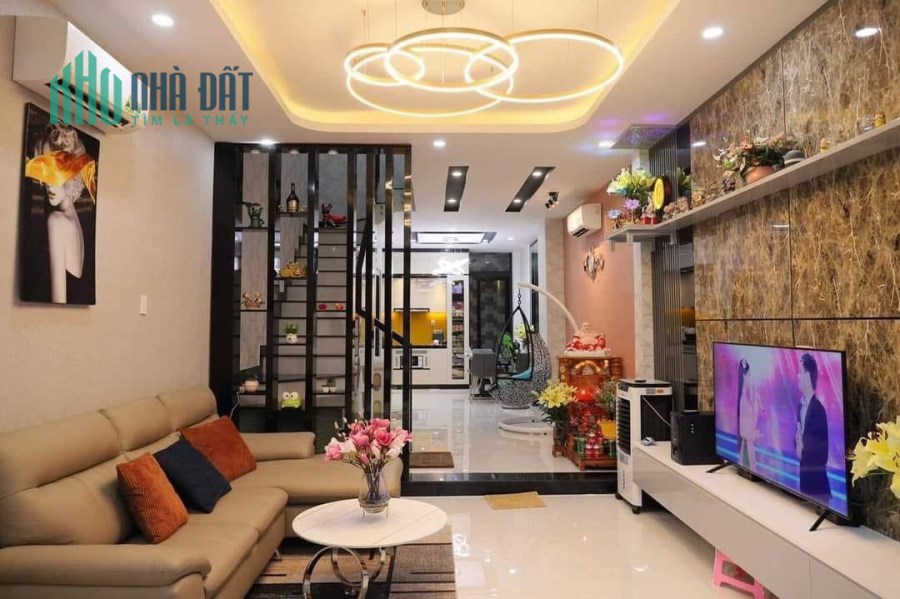 Bán nhà đẹp đường trần quang cơ, 3 tầng, hẻm xe hơi, 63m2 chỉ 6.9 tỷ