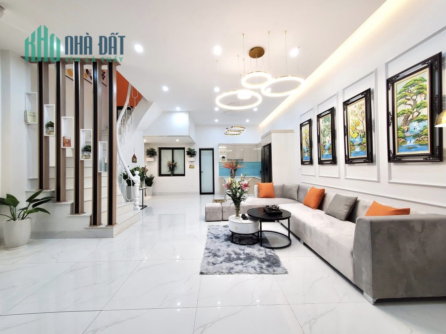 HOA HẬU PHỐ NGÔ GIA TỰ,Ô TÔ ĐỖ CỬA, KINH DOANH ĐƯỢC GIÁ HƠN 7 TỶ.