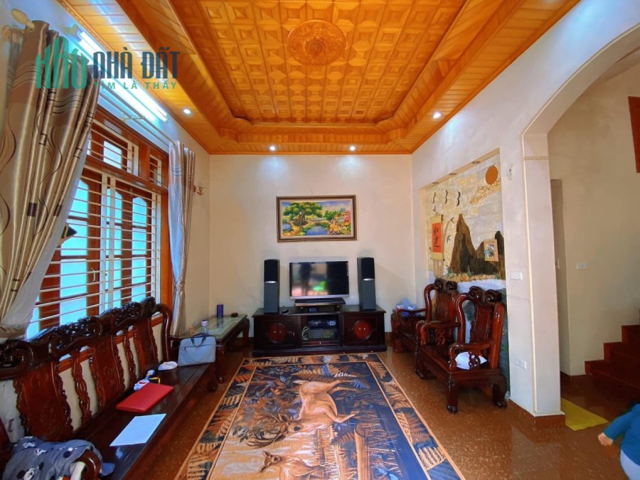BÁN NHÀ LẠC LONG QUÂN TÂY HỒ - LÔ GÓC - Ô TÔ - NGÕ THÔNG - 46m 4T Gía 5.6 tỷ