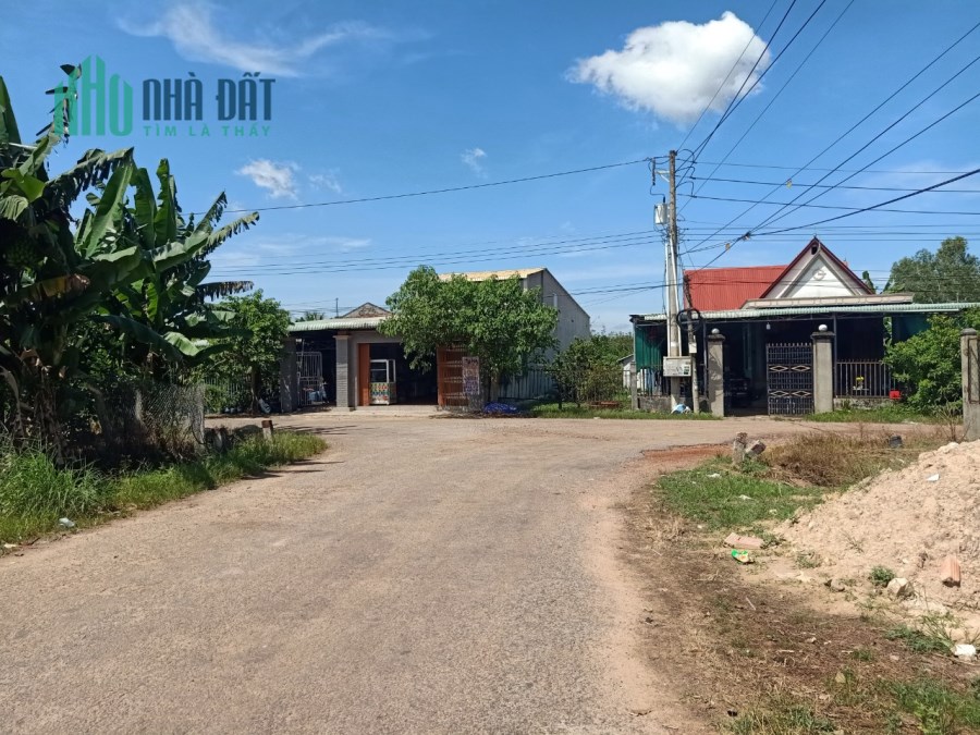 Bán lô đất tại Xã Minh Tân Dầu Tiếng Bình Dương, 200TC, 2 mặt tiền, 16m mặt tiền, SHR
