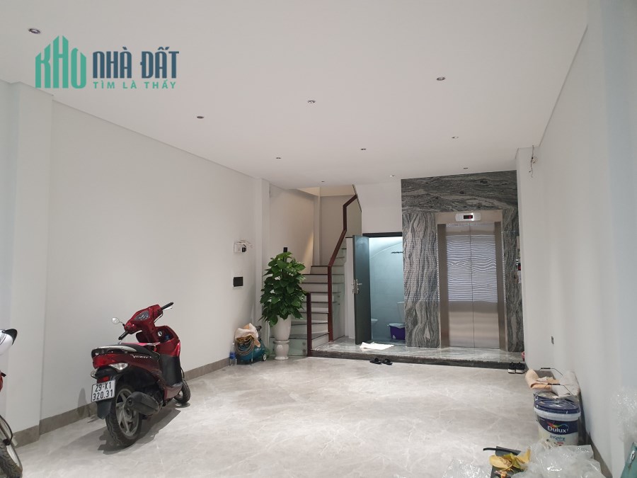 LÂM HẠ, LONG BIÊN - AN SINH VIP - GARAGE 2 XE 7 CHỖ - THIẾT KẾ SANG, XỊN, MỊN.