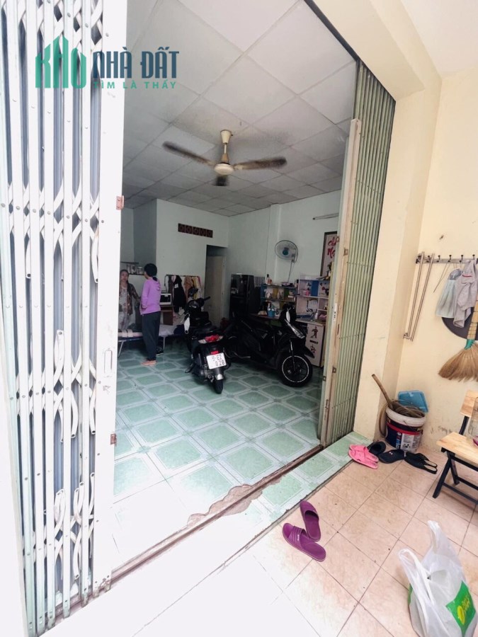 Bán gấp nhà sát HXh  gần tân Hương 5x9m chỉ 3ty750