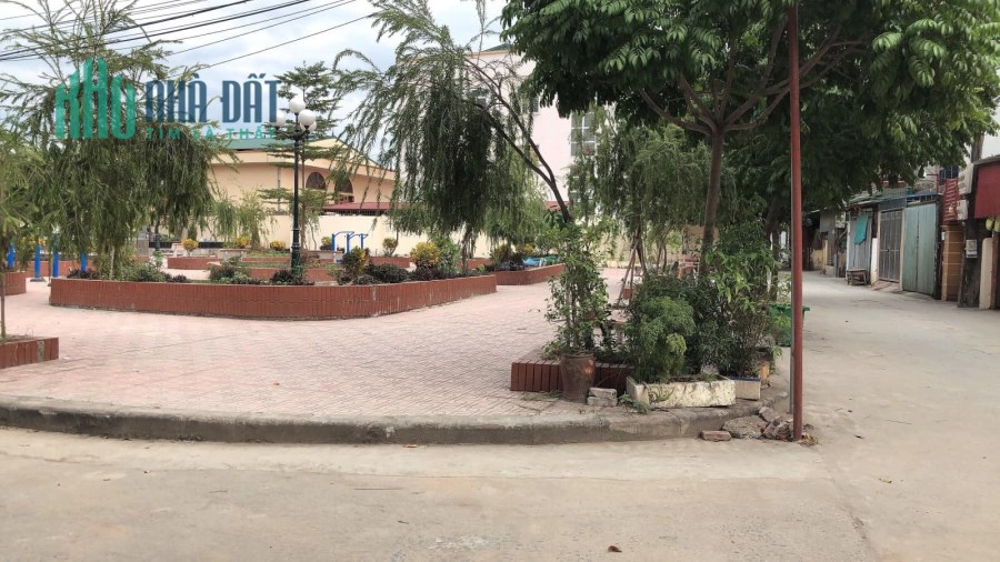 Anh tôi Cần vốn kinh doanh muốn Bán Đất Lại Yên, Hoài Đức 200m, Ô tô, muốn bán trước tết chỉ 8 tỷ