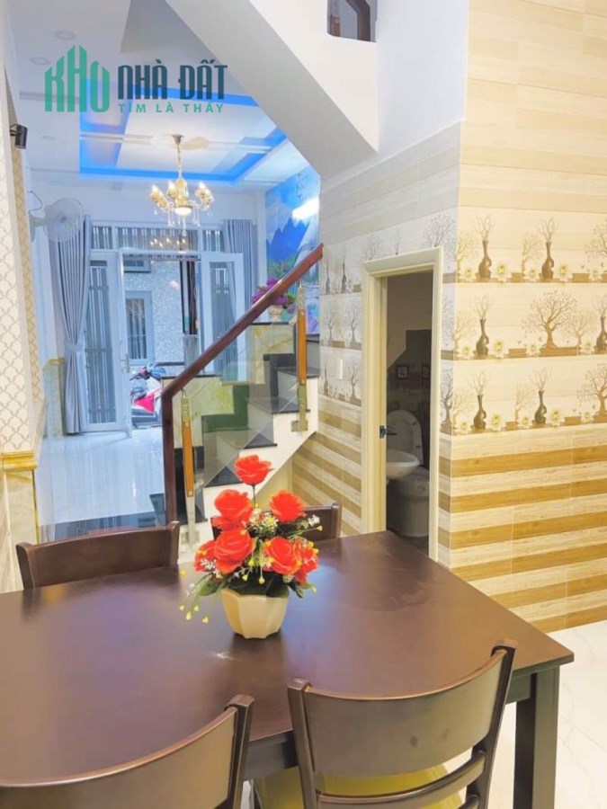 Nhà mặt tiền, 4T, 68M2, chỉ 6 tỷ X, Hà Huy Giáp, q12.