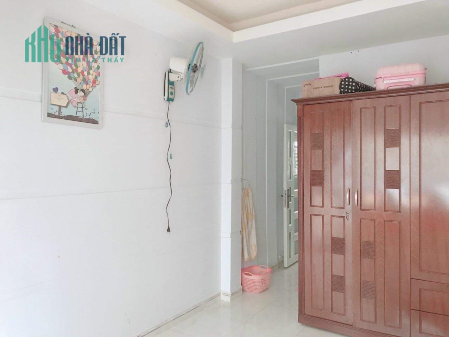 Cần bán nhà hẻm Võ Văn Kiệt, Cầu Kho, quận 1 - tặng luôn nội thất