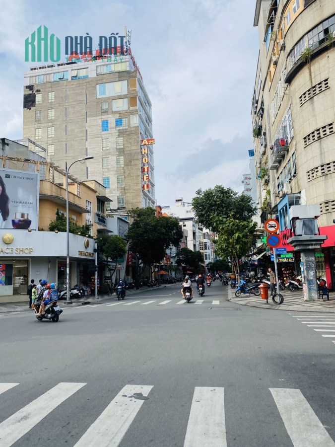 Bán gấp MT Cao Thắng Q3 21x47 giá 539 tỷ