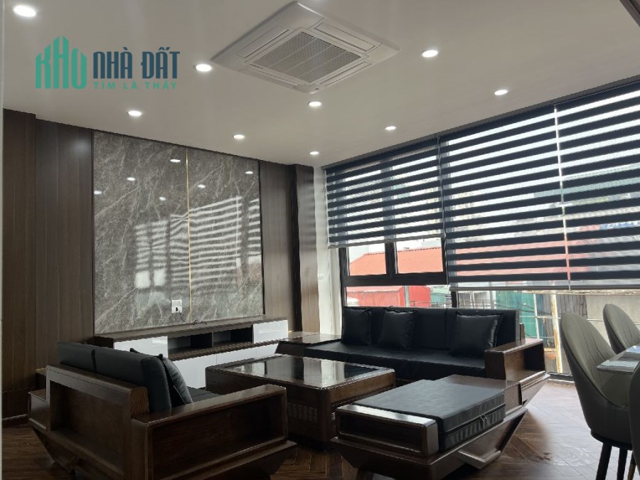 Nhà phố Nguyễn Văn Cừ, Phân Lô, oto tránh-đỗ, 6T, Gara, full nội thất.