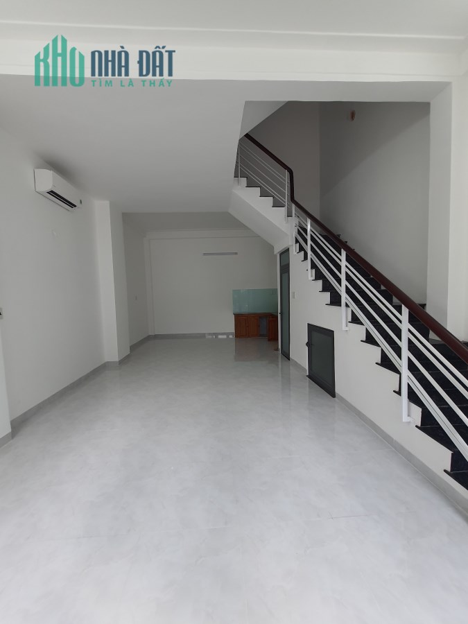 Bán nhà 4 tầng TTTP Nha Trang DTSD:184m² 8,5 tỷ