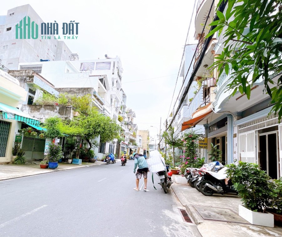 Bán Nhà Mặt Tiền Đường 12m, Phường Tân Sơn Nhì, Quận Tân Phú ( DT 5x15met)