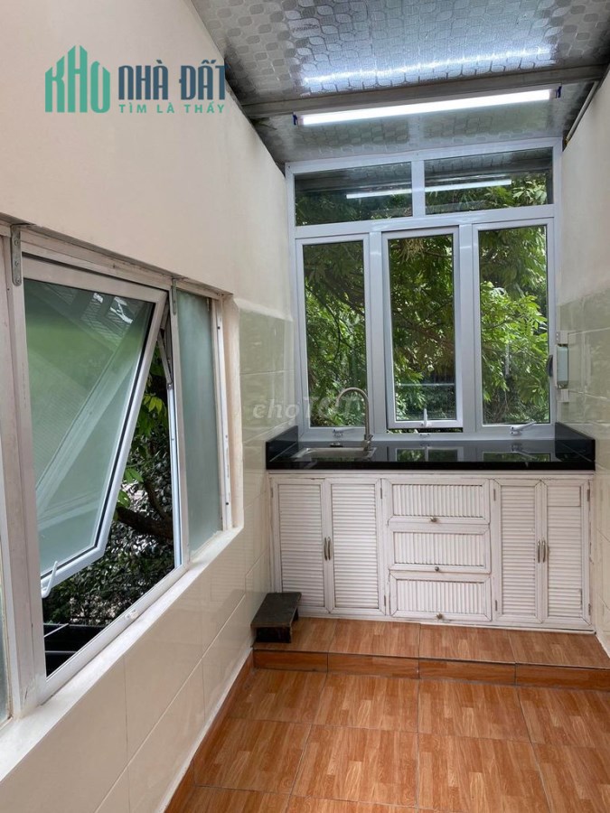 Cho thuê nhà 3 tầng tại ngõ 62 Trần Hưng Đạo, Hoàn Kiếm, Hà Nội
