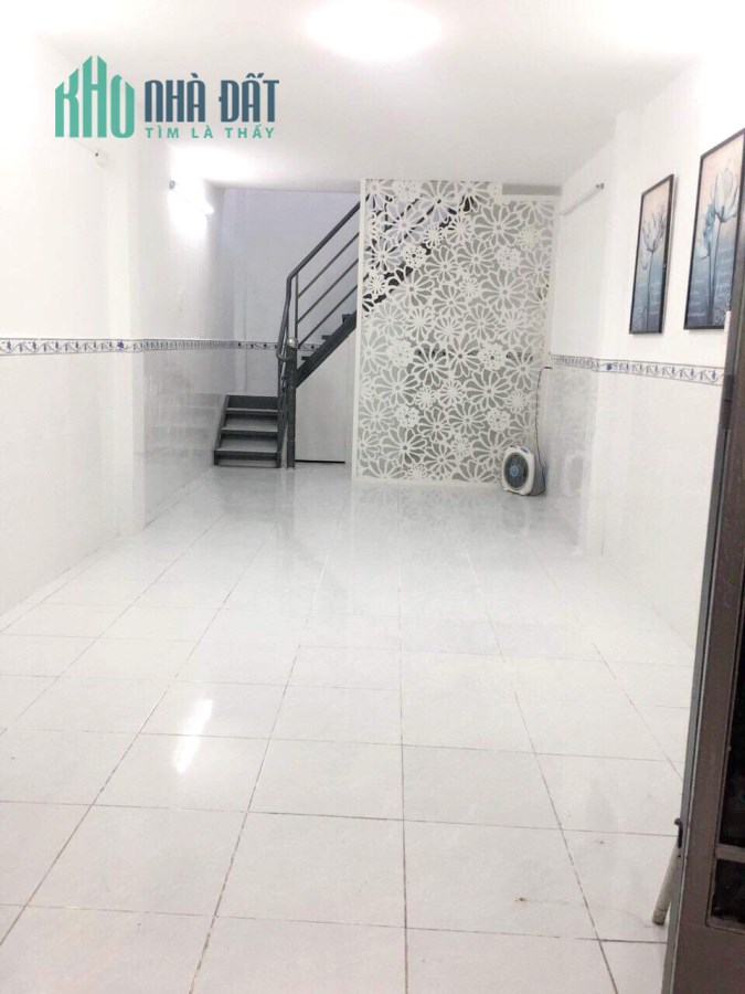 Cho thuê NNC hẻm Âu Dương Lân P3Q8. Giá 9 triệu
