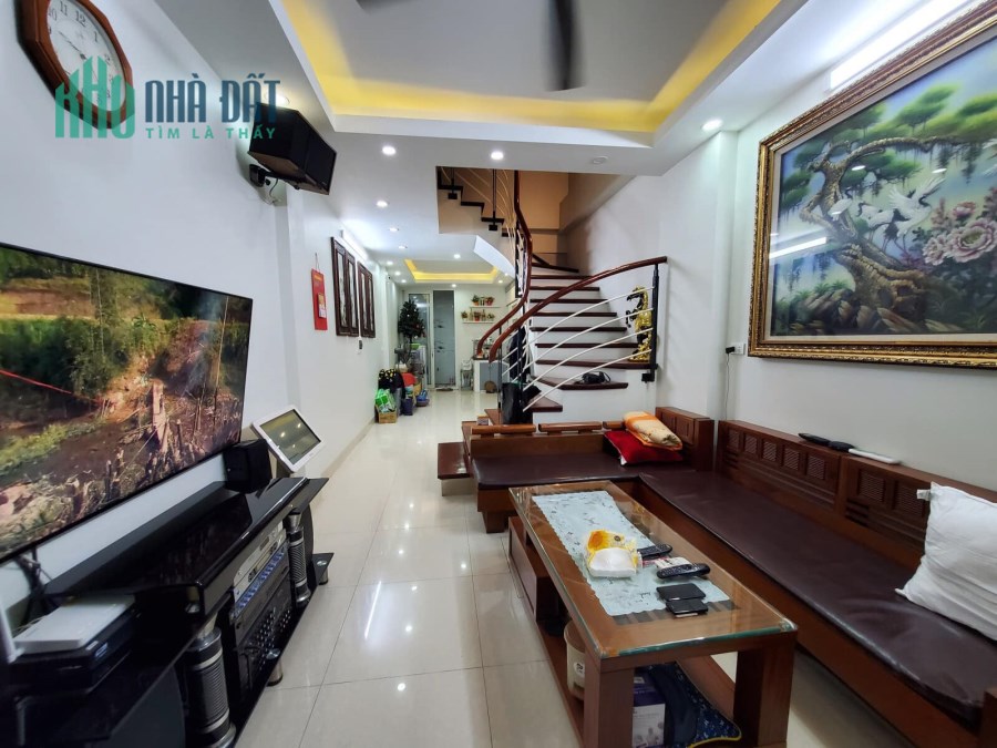 BÁN NHÀ DƯƠNG QUẢNG HÀM CẦU GIẤY, GẦN Ô TÔ, NHÀ ĐẸP THOÁNG SÁNG, GIÁ RẺ CHỈ 5 TỶ 5
