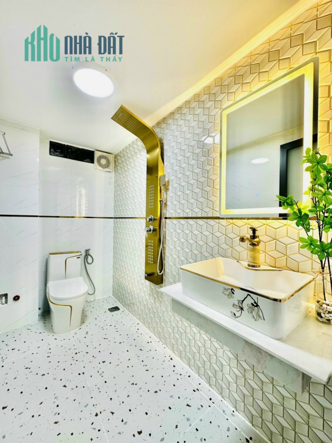 BÁN NHÀ NƠ TRANG LONG, HẺM XE HƠI, DT 90m2, CHỈ 6 TỶ 500 TRIỆU