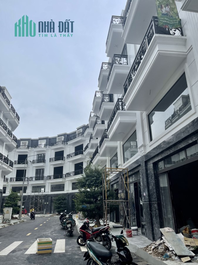Bán nhanh còn kịp về quê. Nhà phố siêu xinh Quận 12 dt 50,6m2. Sổ hồng trao tay gairm ngay 200tr