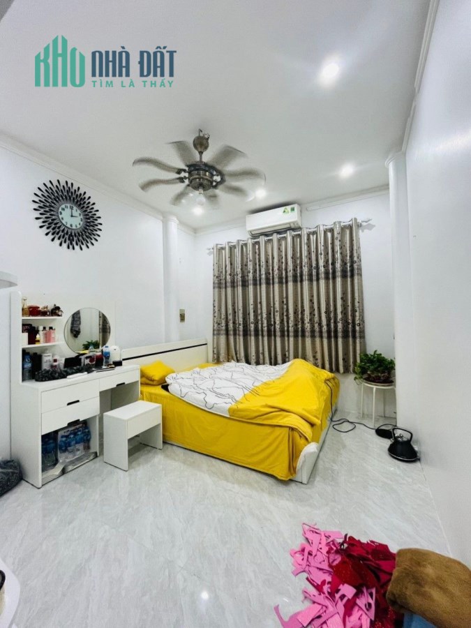 Bán nhà Tôn Đức Thắng 35m2 4 tầng, 2.6 tỷ