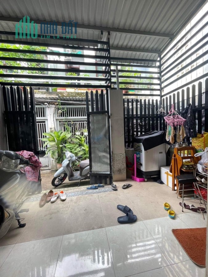Bán gấp nhà HXH1/ngắn, thạnh lộc 42, q12, 2T, 43M2, chỉ 3 tỷ 200tr.