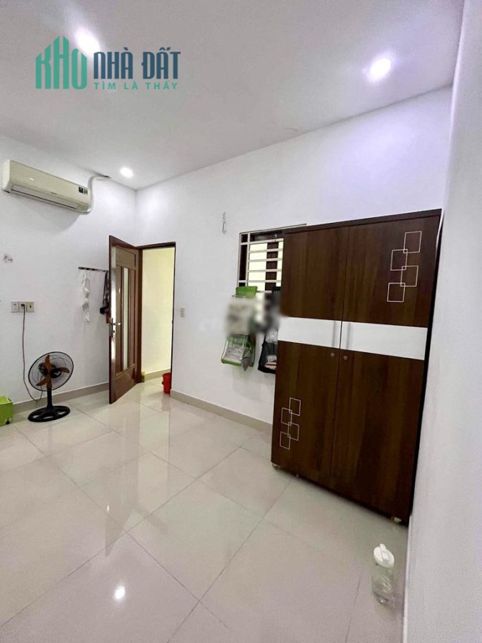 Nhà mới xây Hẻm 154 Âu Dương Lân P2Q8 Giá : 4 Tỷ TL