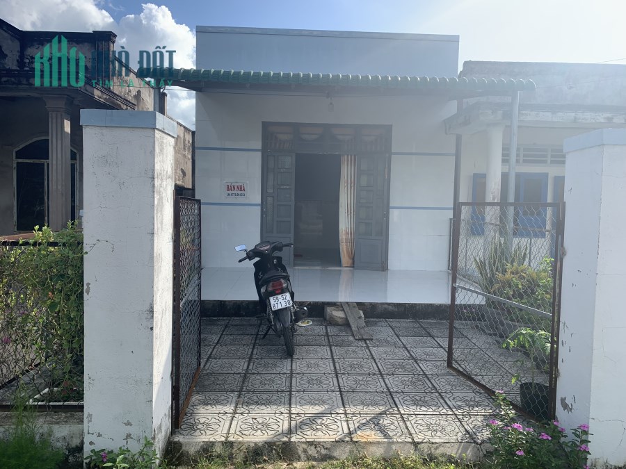 Chính chủ cần bán nhà 180m2 Huyện Hàm Tân, Giá rẻ thương lượng cho khách thiện chí
