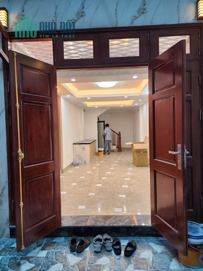 Bán nhà tại Trung Liệt , Q Đống Đa , Hà Nội 40m2 , 5 tầng , giá 6.75tỷ