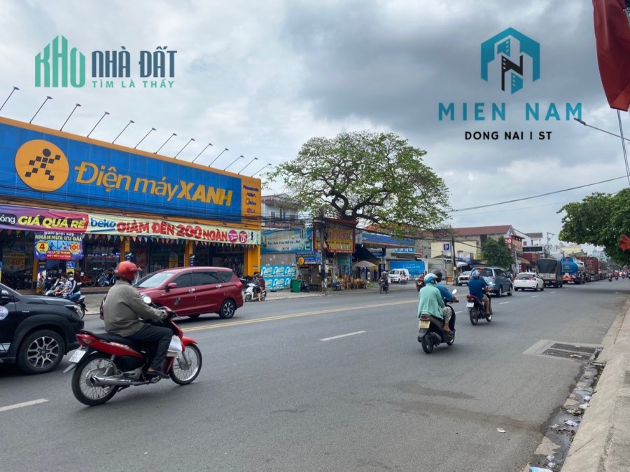 CHO THUÊ mặt bằng ngang 8m gần công viên 30/4