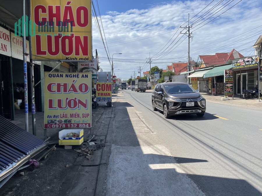 CẦN BÁN NHÀ CHÍNH CHỦ, MẶT TIỀN ĐƯỜNG PHÙNG HƯNG 10X40M, CÁCH CHỢ 100M DỄ KINH DOANH BUÔN BÁN