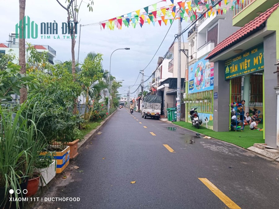 Bán nhà mặt tiền đẹp 4T, ST, thang máy, 5x17m, Phường thạnh Lộc, Quận 12, 7 Tỷ TL