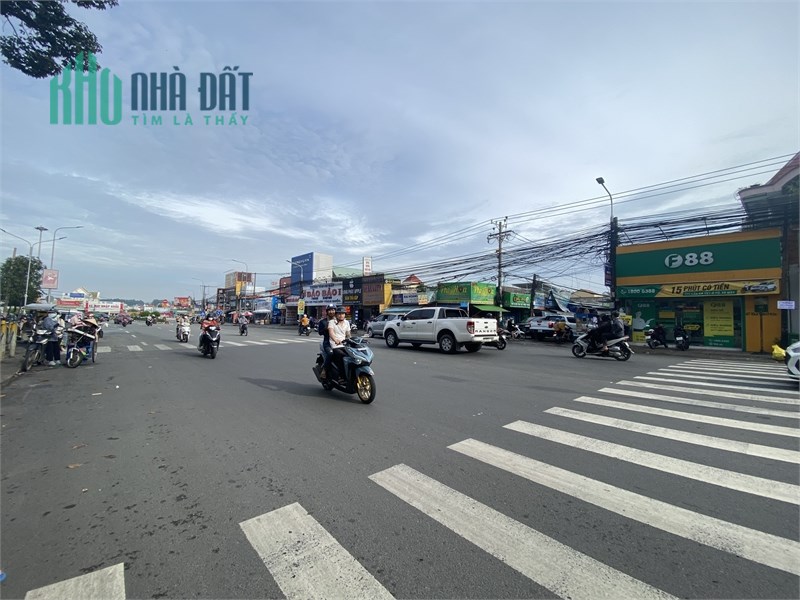 CHO THUÊ mặt bằng gần chợ vòng xoay tam hiệp giá thuê chỉ 17triệu.