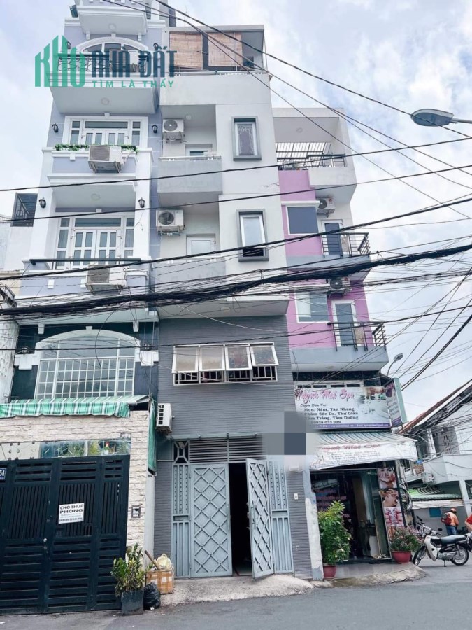 Bán nhà có sẵn căn hộ dịch vụ ở Bến Vân Đồn