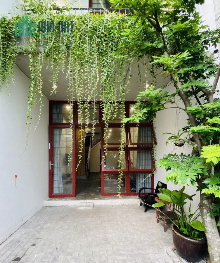 NHÀ ĐẸP LUNG LINH- TẶNG FULL NỘI THẤT-  HẺM XE TẢI 6M- Ô TÔ NGỦ TRONG NHÀ- 2 PHÚT RA LÊ THÚC HOẠCH