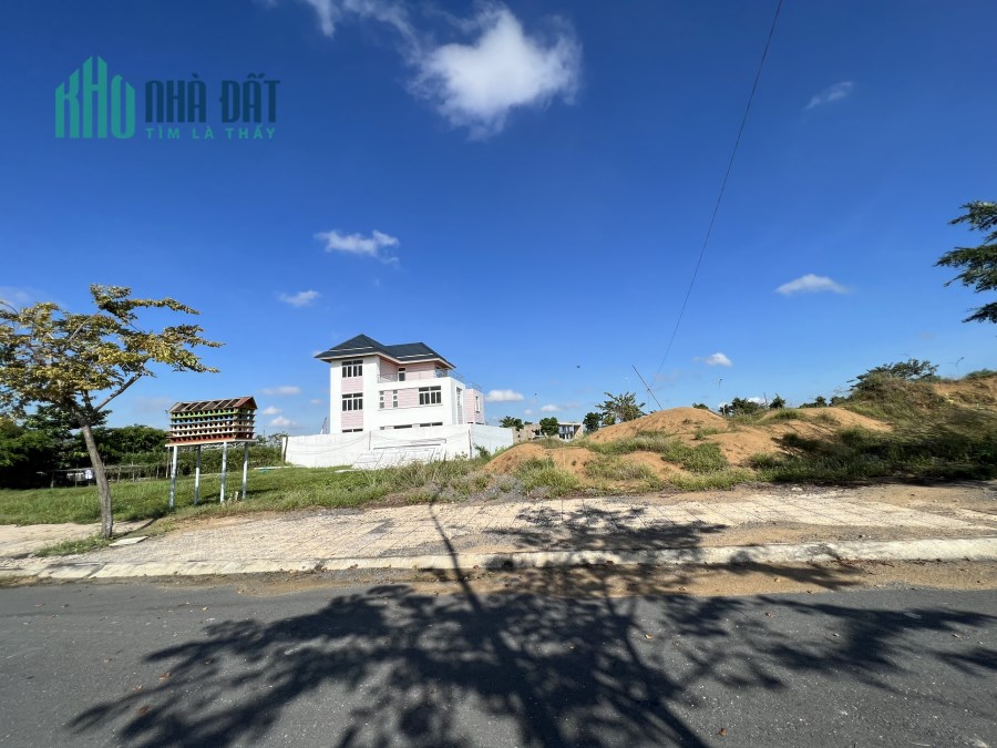 Kẹt tiền bán gấp nền biệt thự view sông Đồng Nai